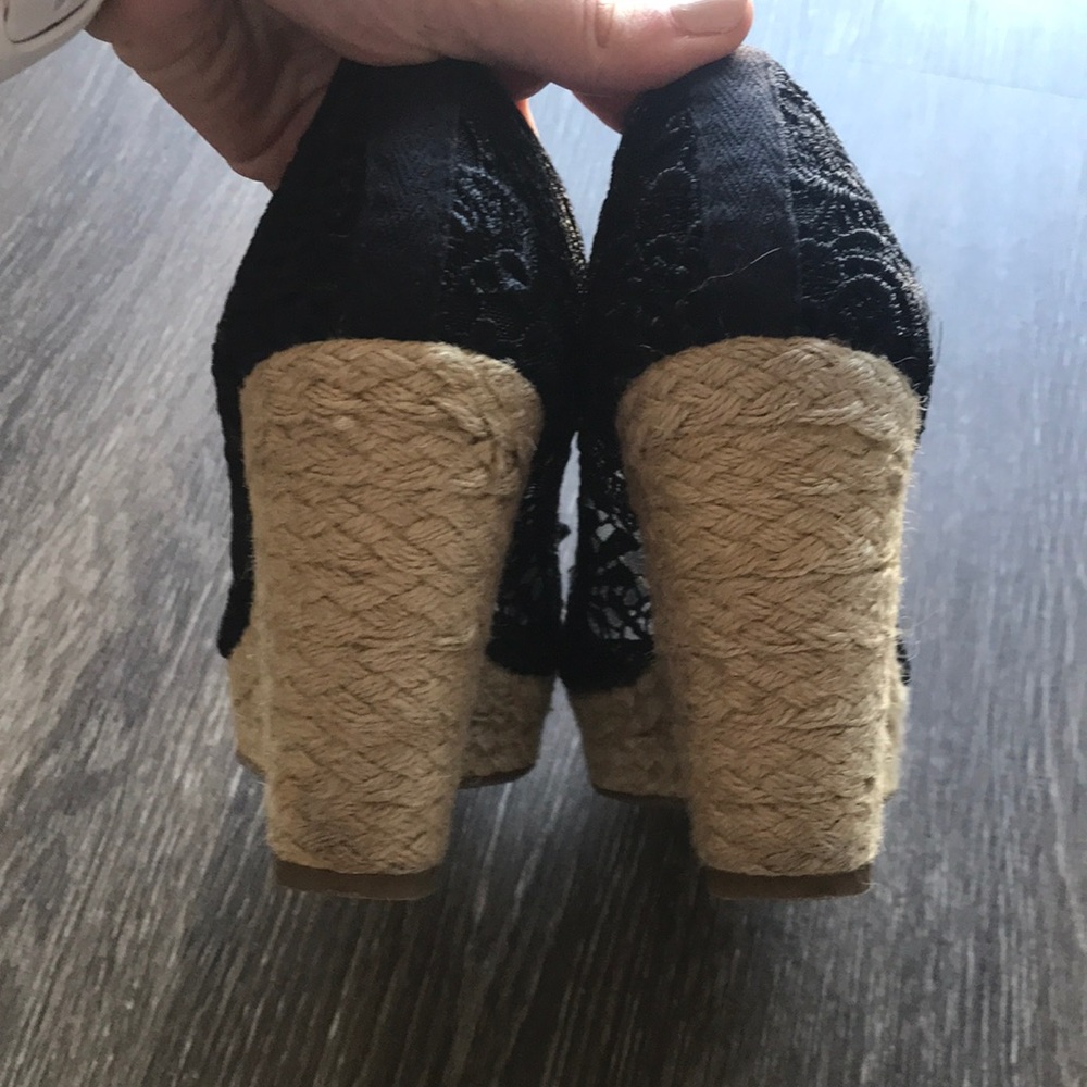 SOLD ✨ Kelly & Katie Wedge Lace Peep Toe Bow Sandal Heel - Picture 7 of 12